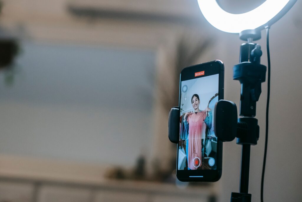 How to Become a Successful Vlogger
