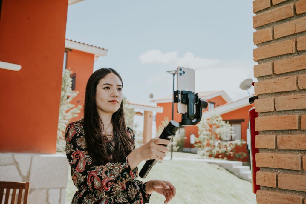 Top 5 Vlogging Phone Gimbals for Shake-Free Videos