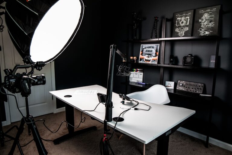 Best ultra-compact LED lights for travel vlogging.